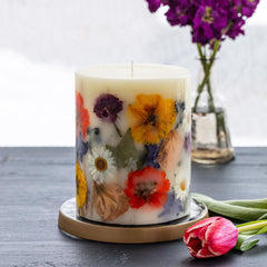 Fragrance notes: hyacinth, honeysuckle, rose, cyclamen, orange flower