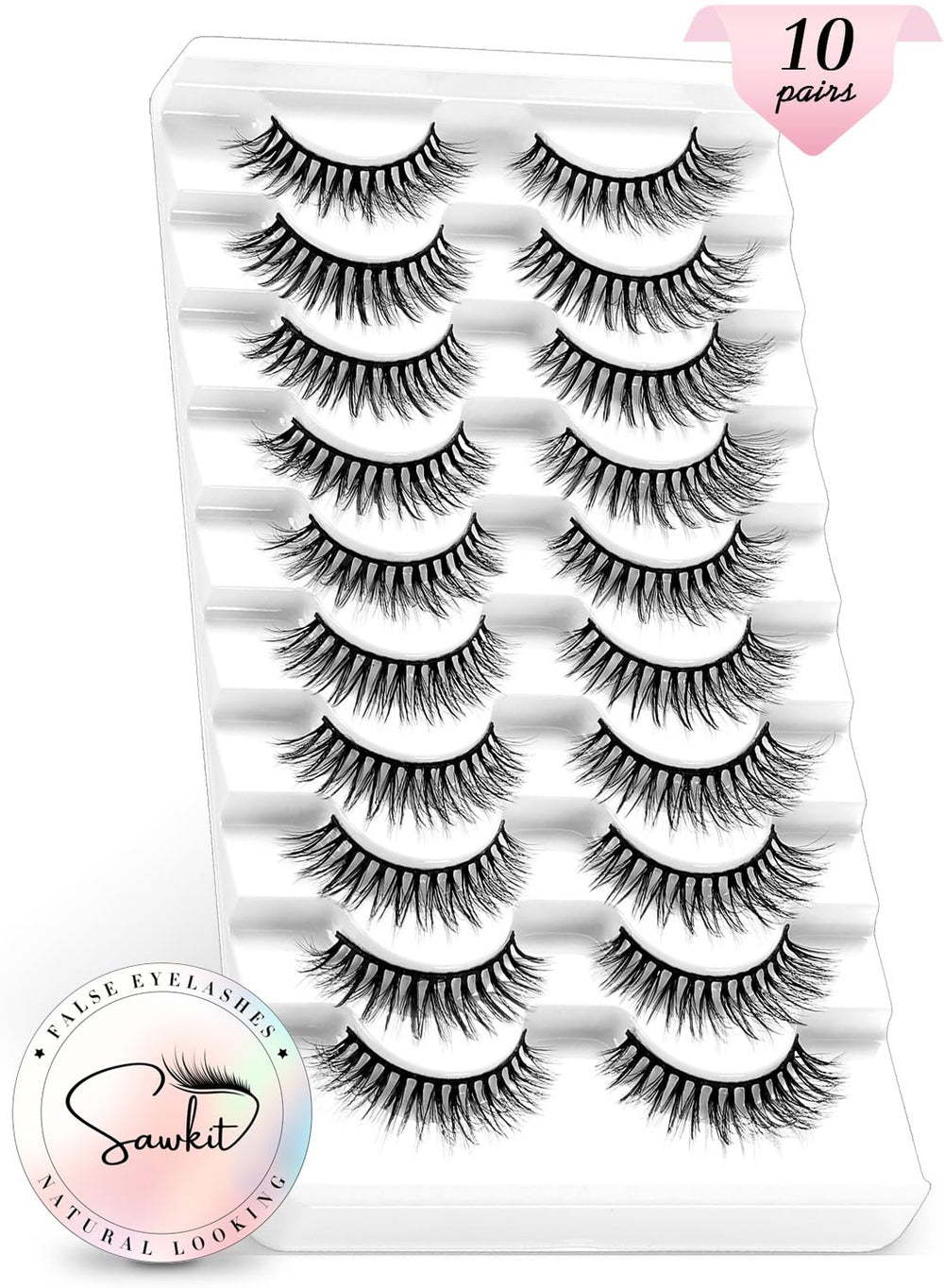 Sawkit Classic lashes with a comfortable curved band for natural lash alignment.