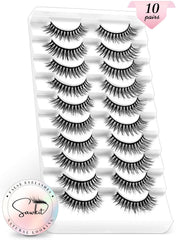 Sawkit Classic lashes with a comfortable curved band for natural lash alignment.