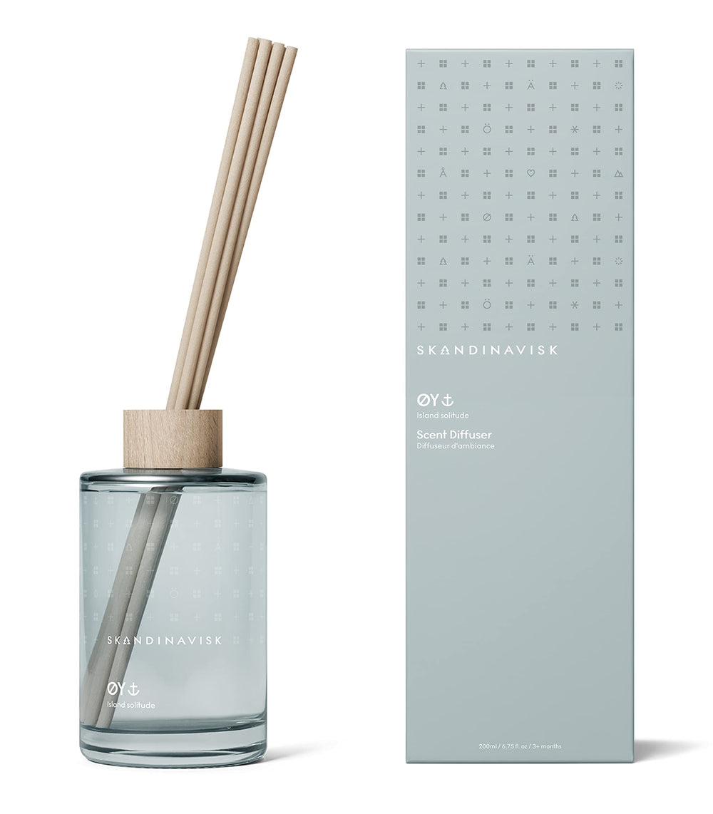 Front view of Skandinavisk ØY Island Diffuser with 8 reeds