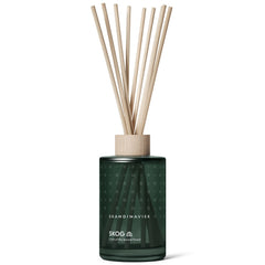 Close-up of diffuser with eight reeds