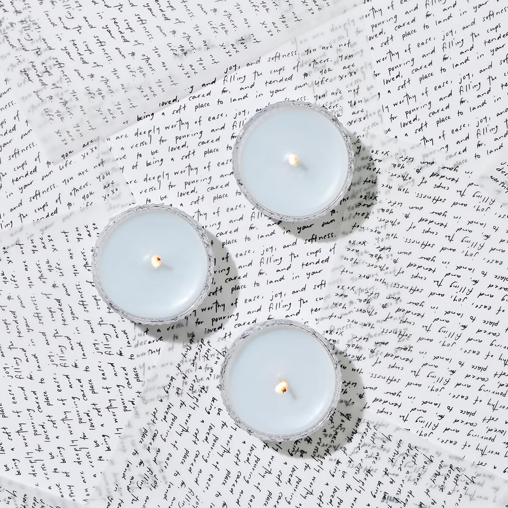 Snif Heal The Way Votive wax pour shows pistachio and vanilla notes for calm.