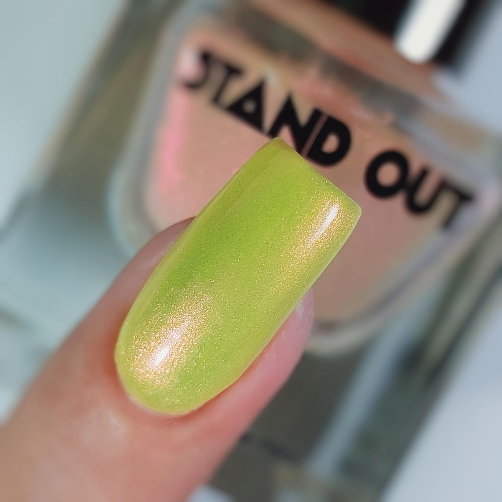 STAND OUT Ethereal Edge color shift displays multiple hues in varying lighting conditions