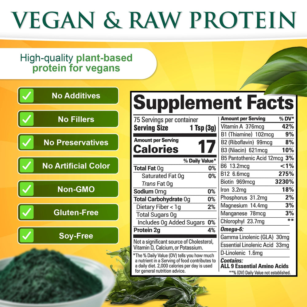 Scoop with Sunlit Spirulina powder