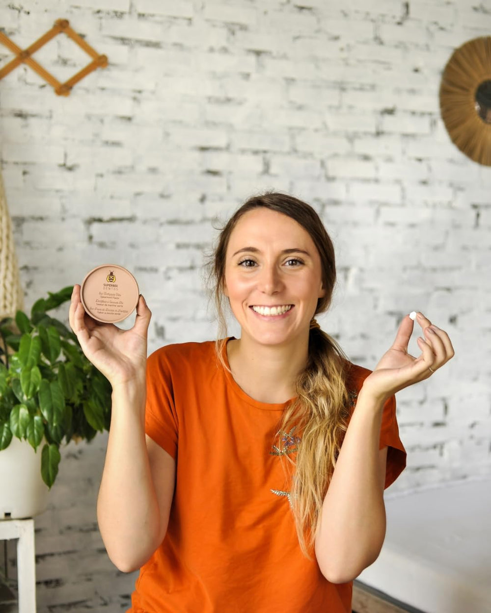 Eco-friendly, plastic-free packaging for SuperBee Dentos tablets