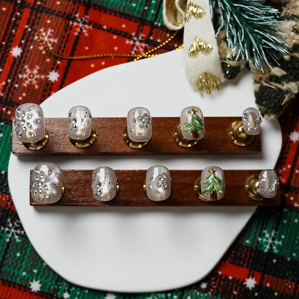 Tesytto Winter Bling nails displayed in holiday setup for photos and events.