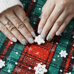 Tesytto Winter Bling nails create a holiday manicure with instant impact at home.