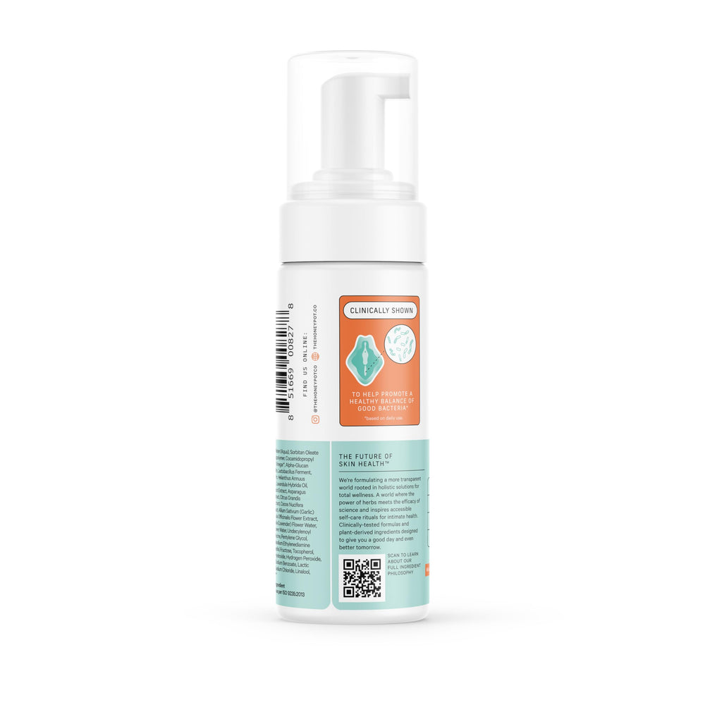 The Honey Pot Prebiotic Wash routine shot suggests pairing with wipes for a ritual