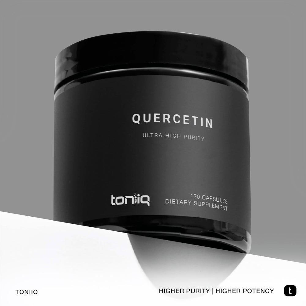 Quercetin powder illustration