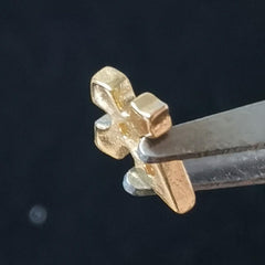 Pentagram tooth gem 4x4mm