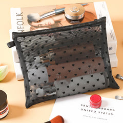 TRAKWAN diverse-size set demonstrates organized packing for cosmetics, toiletries, cards, and small gadgets