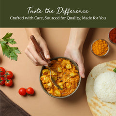 Dishes featuring turmeric: curry, rice and vegetables