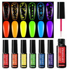 TwoEIGHT Neon Liner Red nail gel for precise neon lines and bold accents.