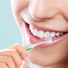 Mint-flavored Ultraclean Access Flosser refill heads packaging - image 4