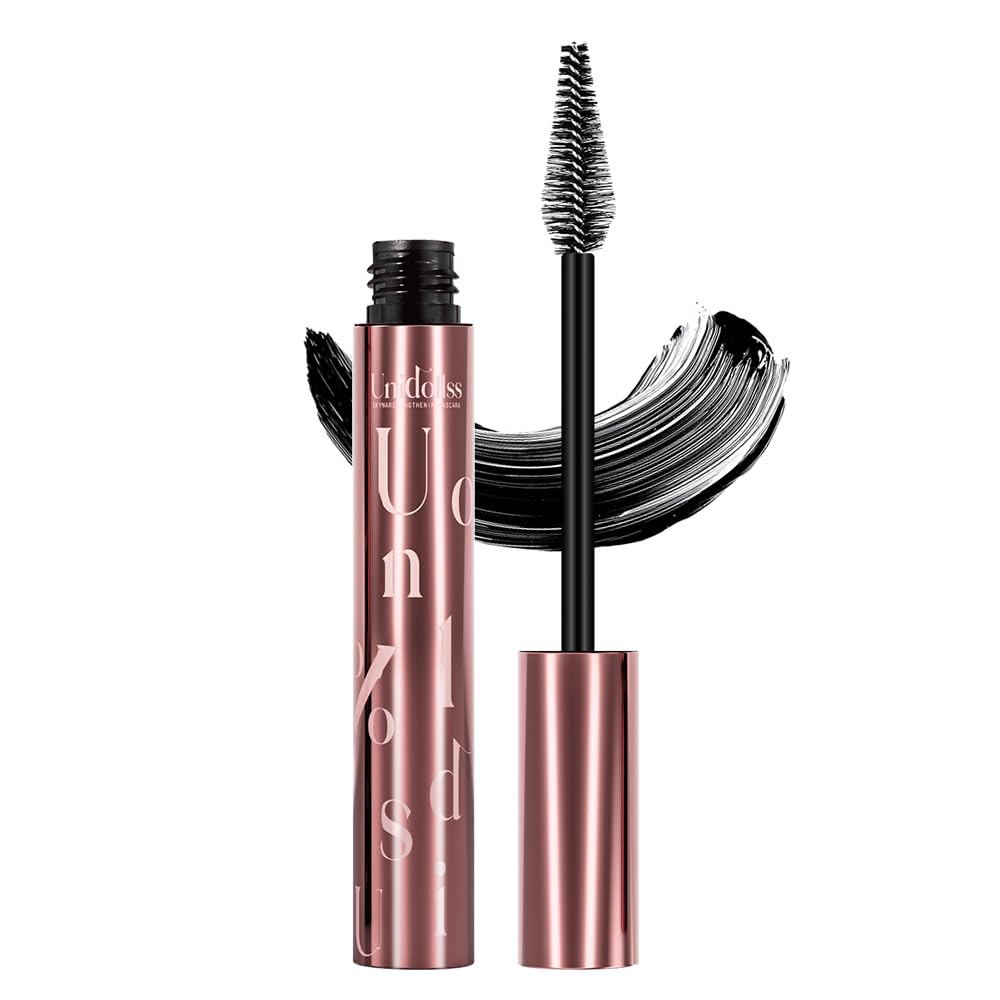Unidollss Tubing Mascara length boost for dramatic lashes all day.