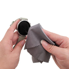 Lint-free microfiber cloth with saw-tooth edge design