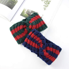 Yili Maizi wear with coat keeps ears warm during cold outdoor walks.