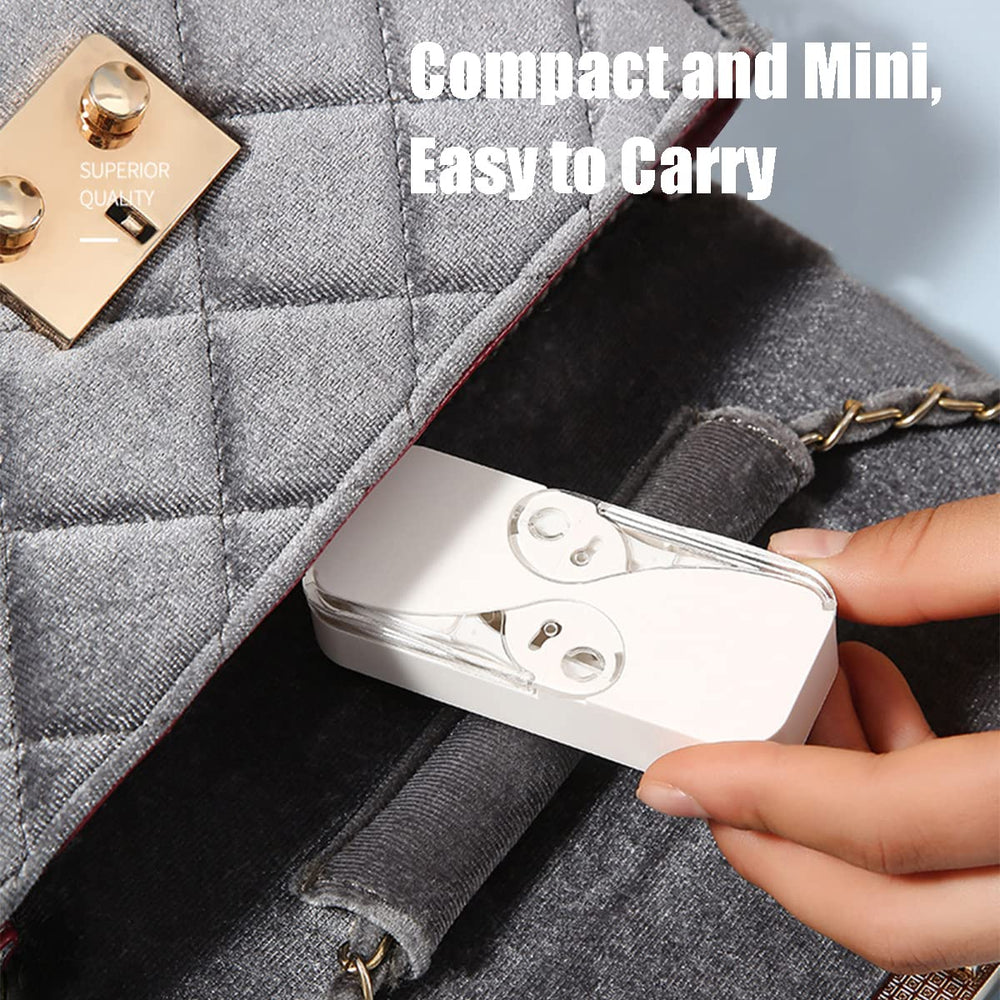 Packaging and inside view of the floss dispenser