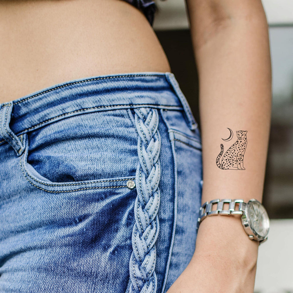 5X2Y Leopard tattoo design applies in minutes with water.