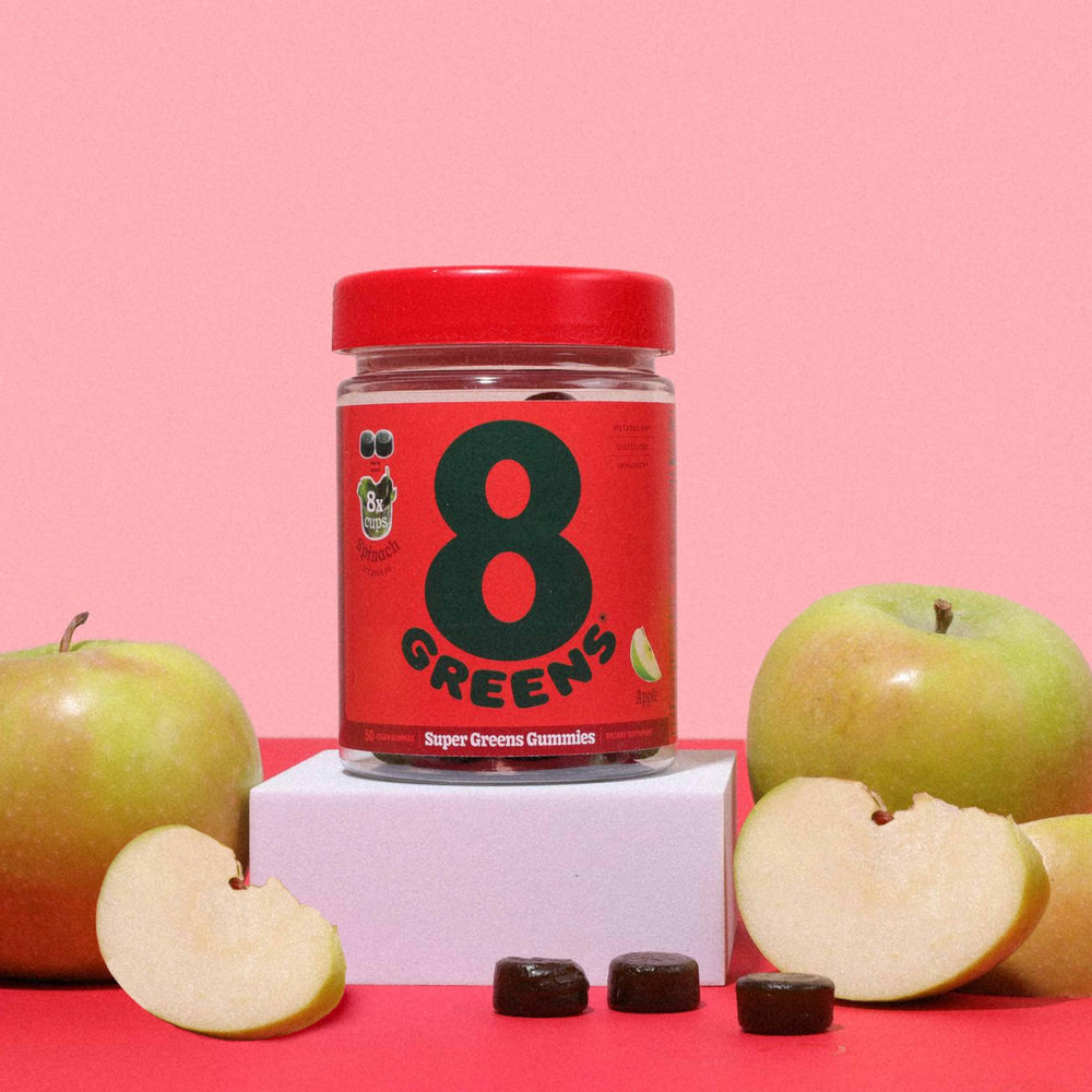 Graphic showing the 8 greens blend inside gummies.