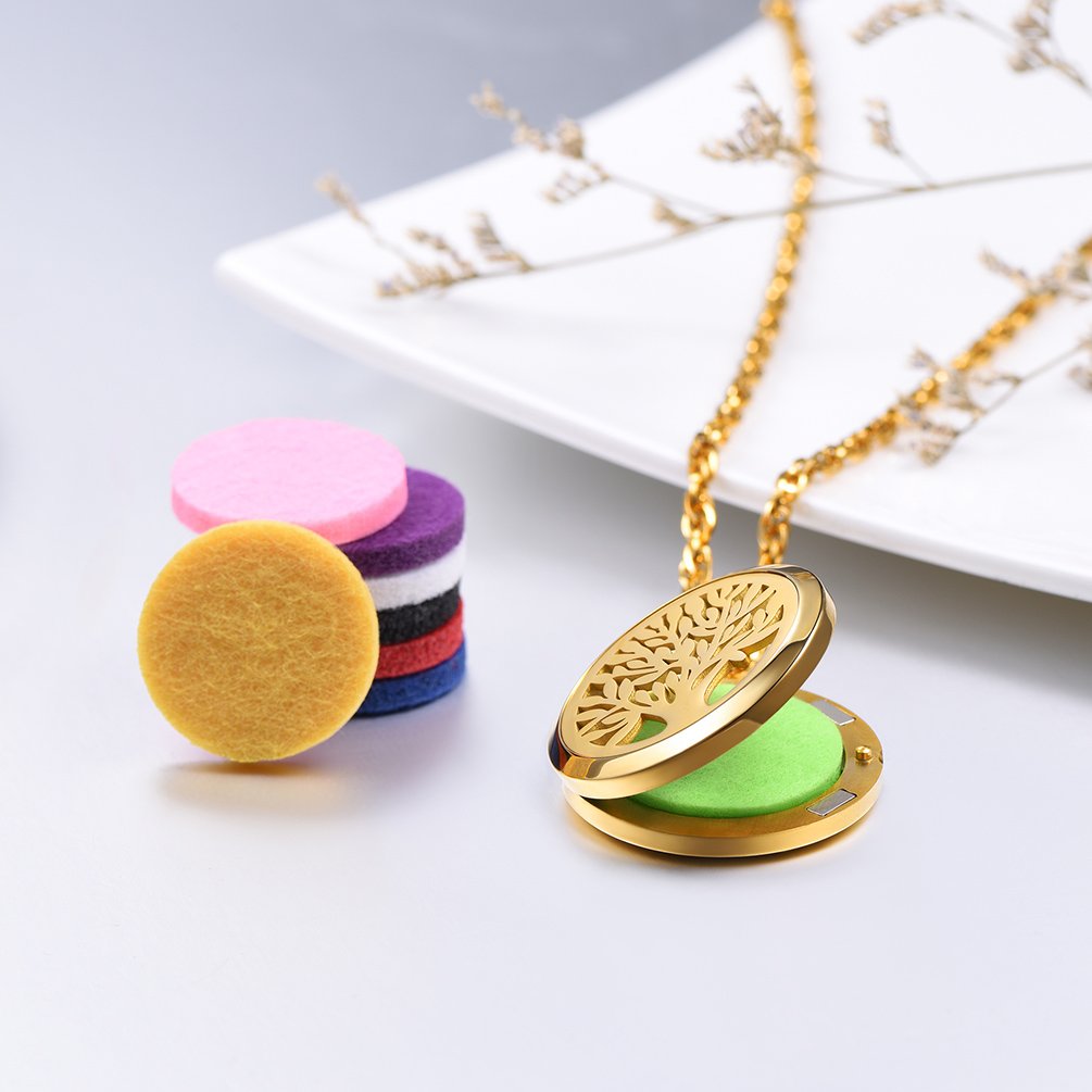 Close-up of 18K gold plated stainless steel chain