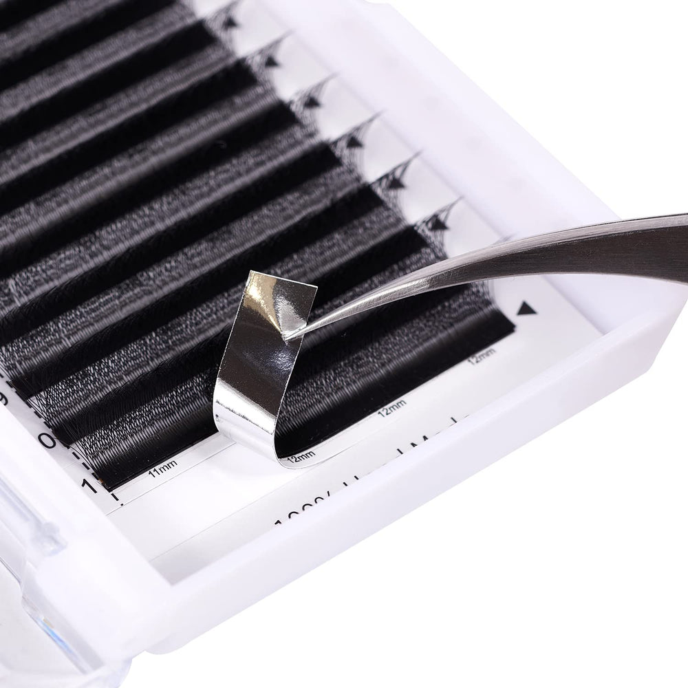Soft material matte black lashes with lightweight feel