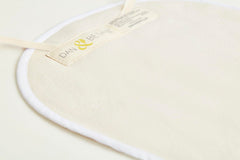 Elastic strap for secure, adjustable fit around the waist