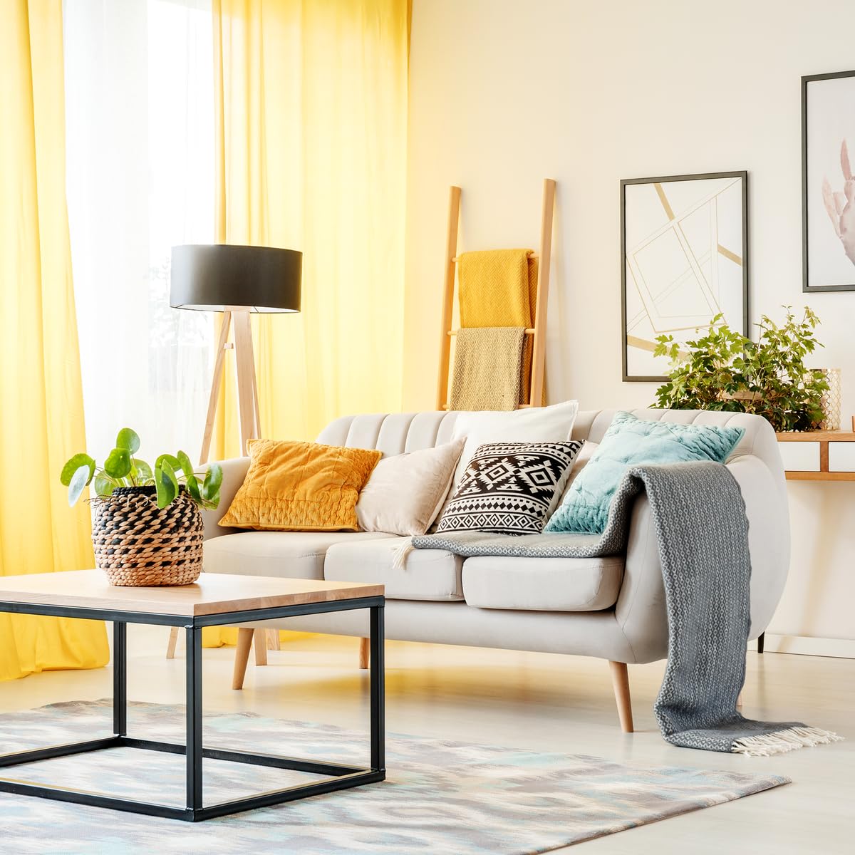 Aera diffuser displaying Microdroplet Technology for a clean, immersive scent.