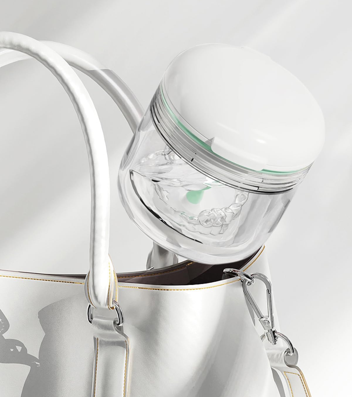 Included mirror and cleaning brush with the Aidarmoll kit
