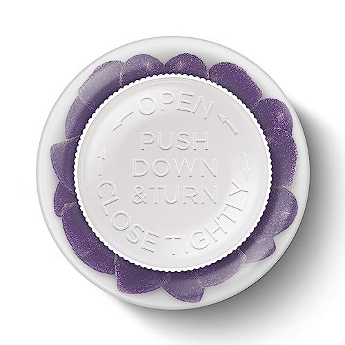 Gummy close-up with elderberry flavor label