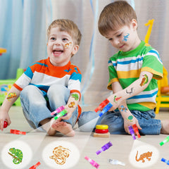 AKRMABEUP LED finger lights on a child hand for play