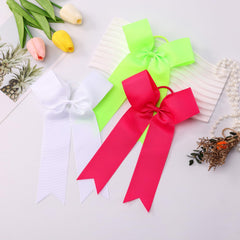 Elastic ties color-matched for a seamless, coordinated team style.