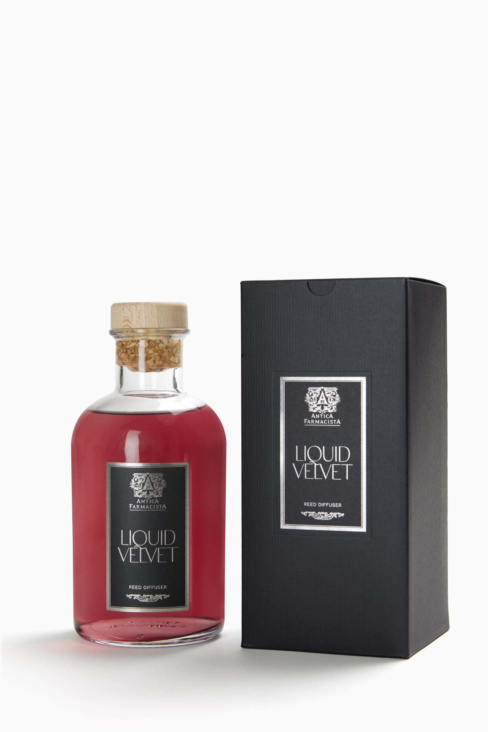 Close-up of diffuser reeds with Liquid Velvet fragrance by Antica Farmacista.