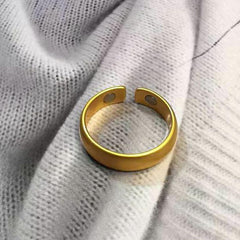Back view showing the open band design