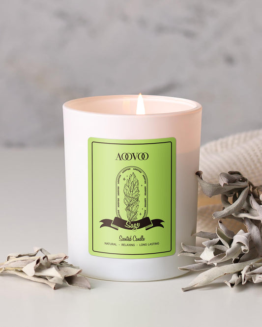 Aromatherapy candle for women with dried flowers and crystals