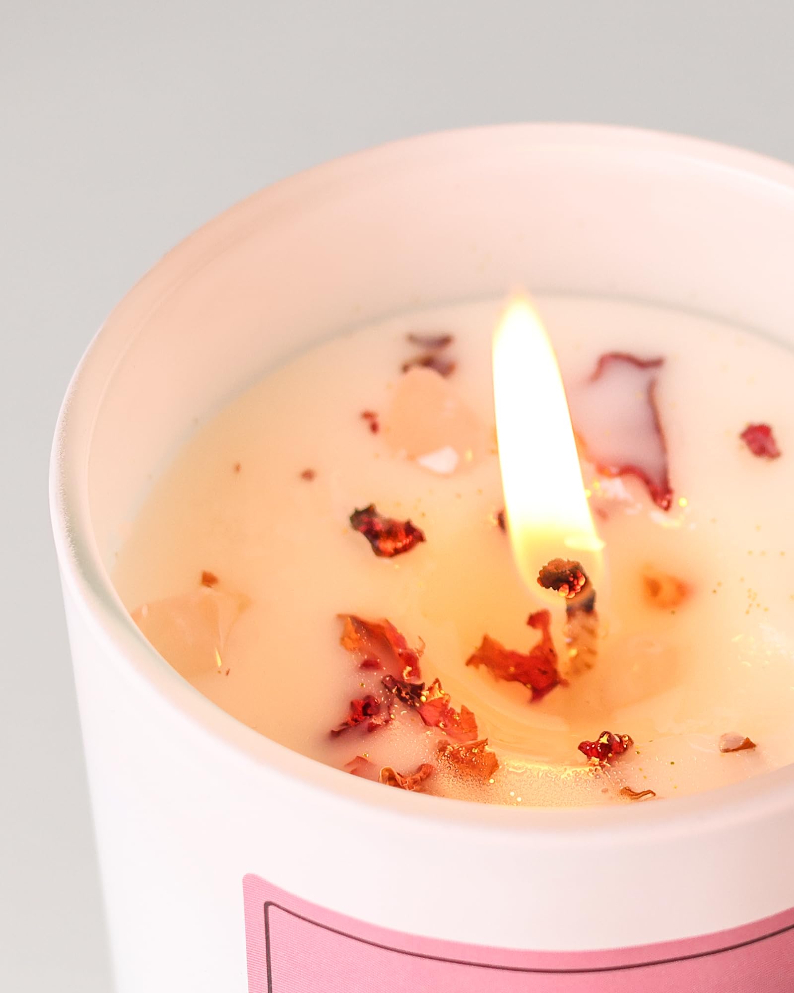 Non-toxic 100% soy wax candle with lead-free cotton wick