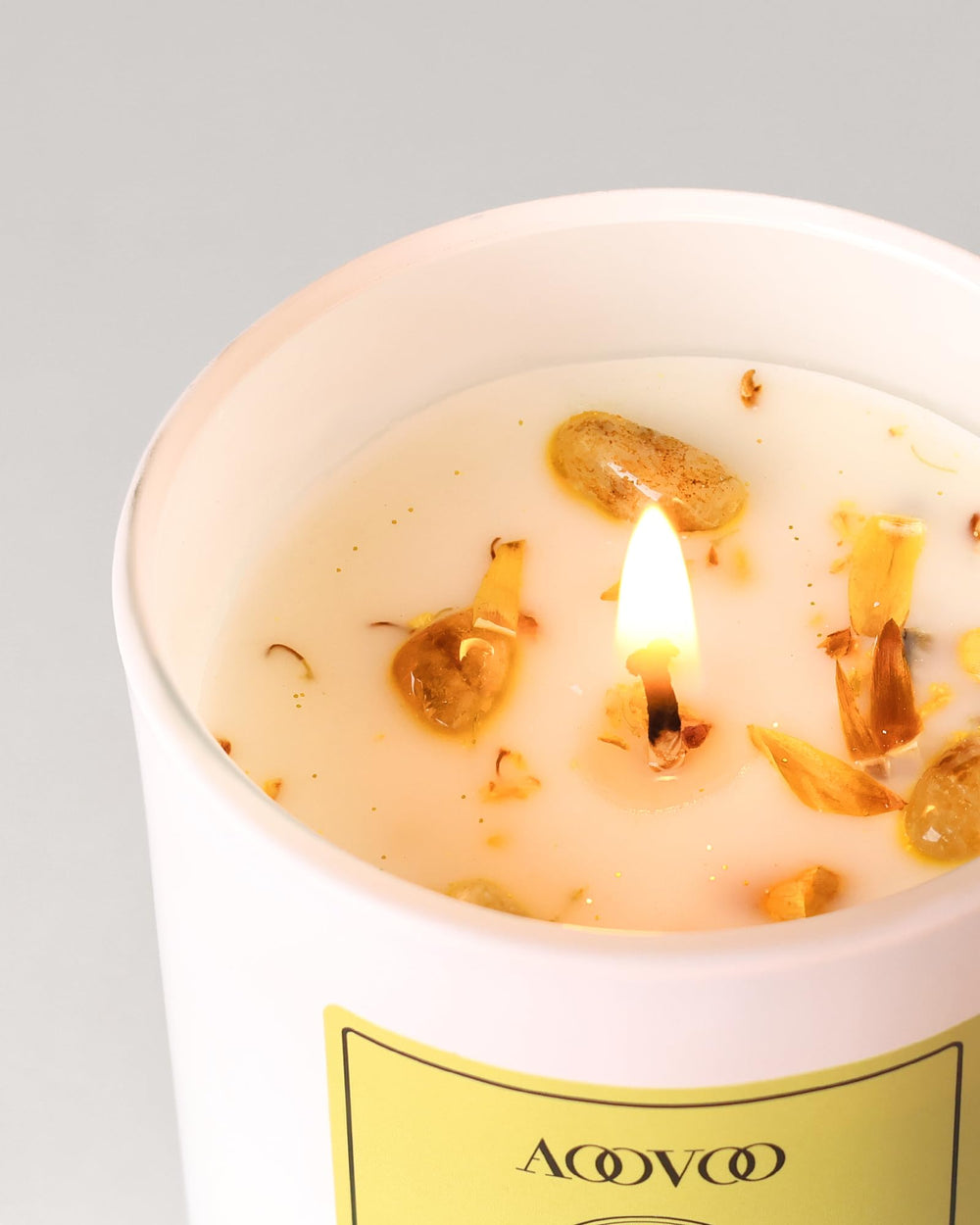 Close-up of dried flowers inside AOOVOO Vanilla Candle