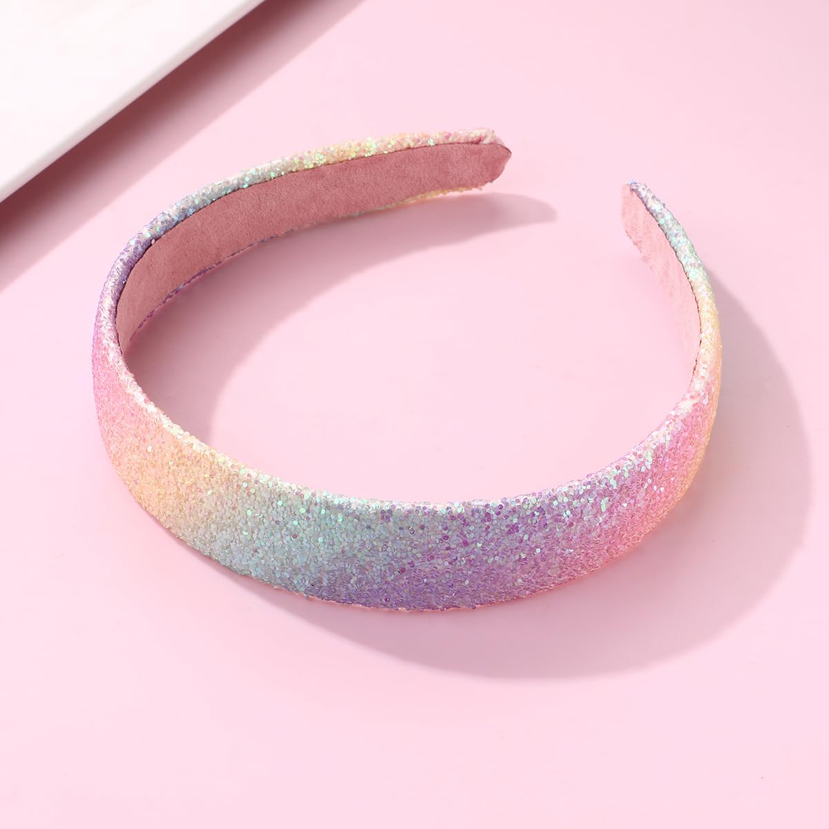 ARBEYOOU non-slip design keeps headbands in place during active play