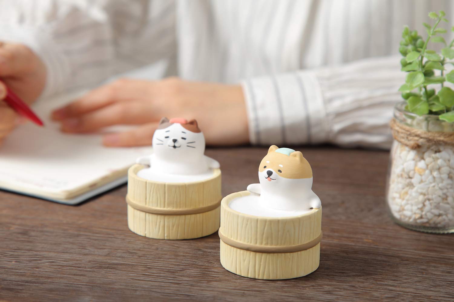 Close-up of ceramic texture - animals with heart diffuser