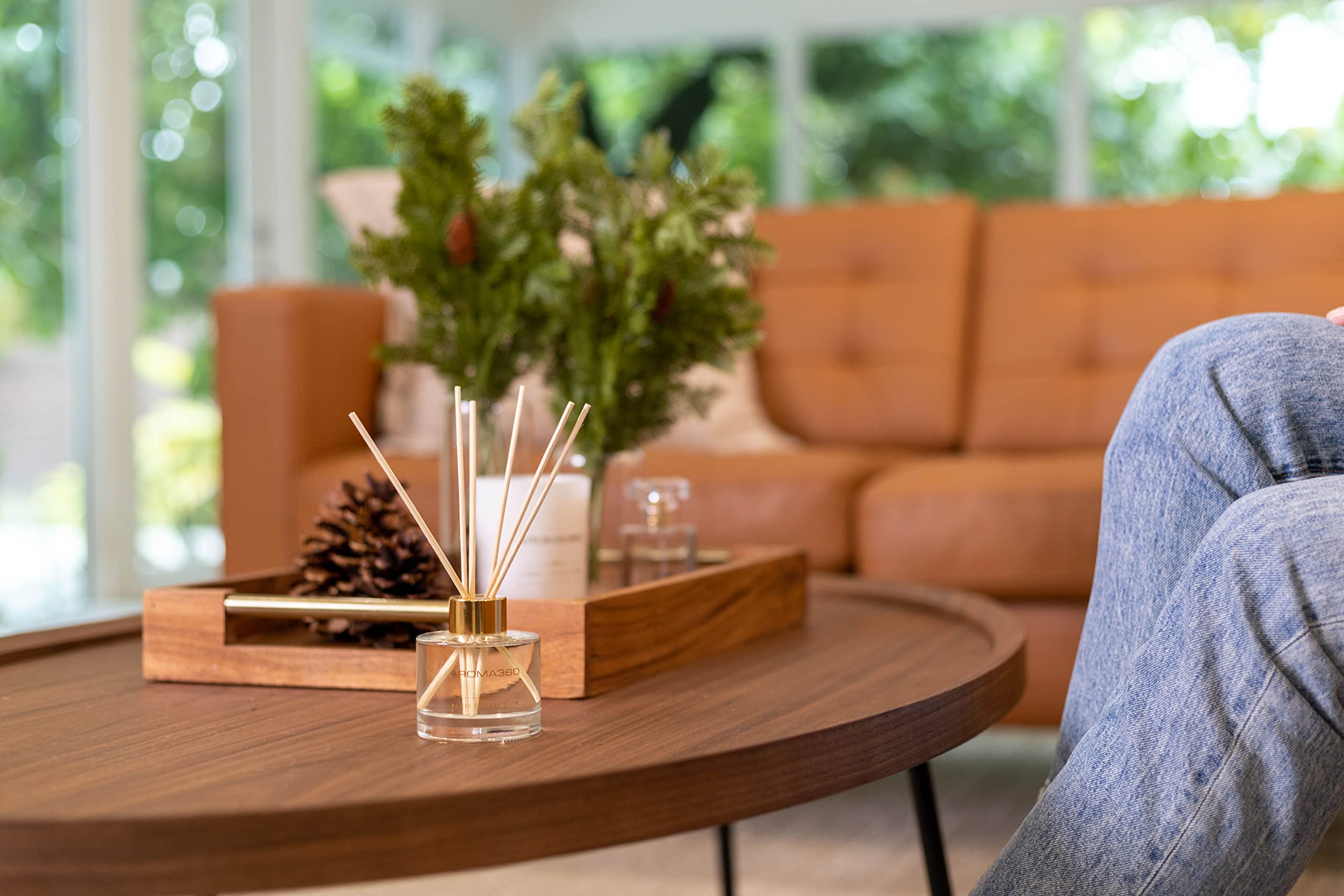 Aroma360 Dream On Paris diffuser close-up label communicates IFRA-compliant, clean formula.