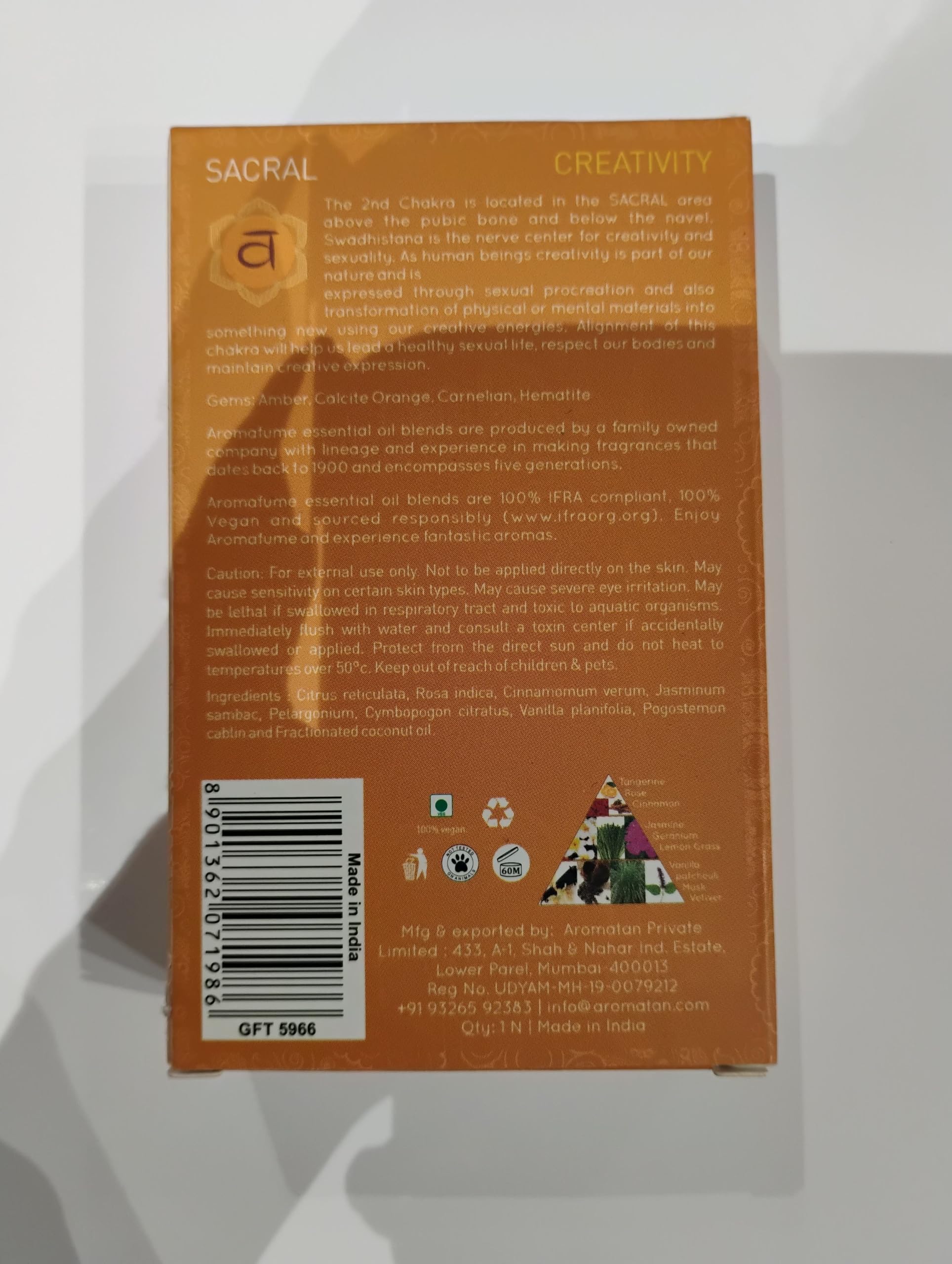 Application of roll-ons on pulse points for chakra balance