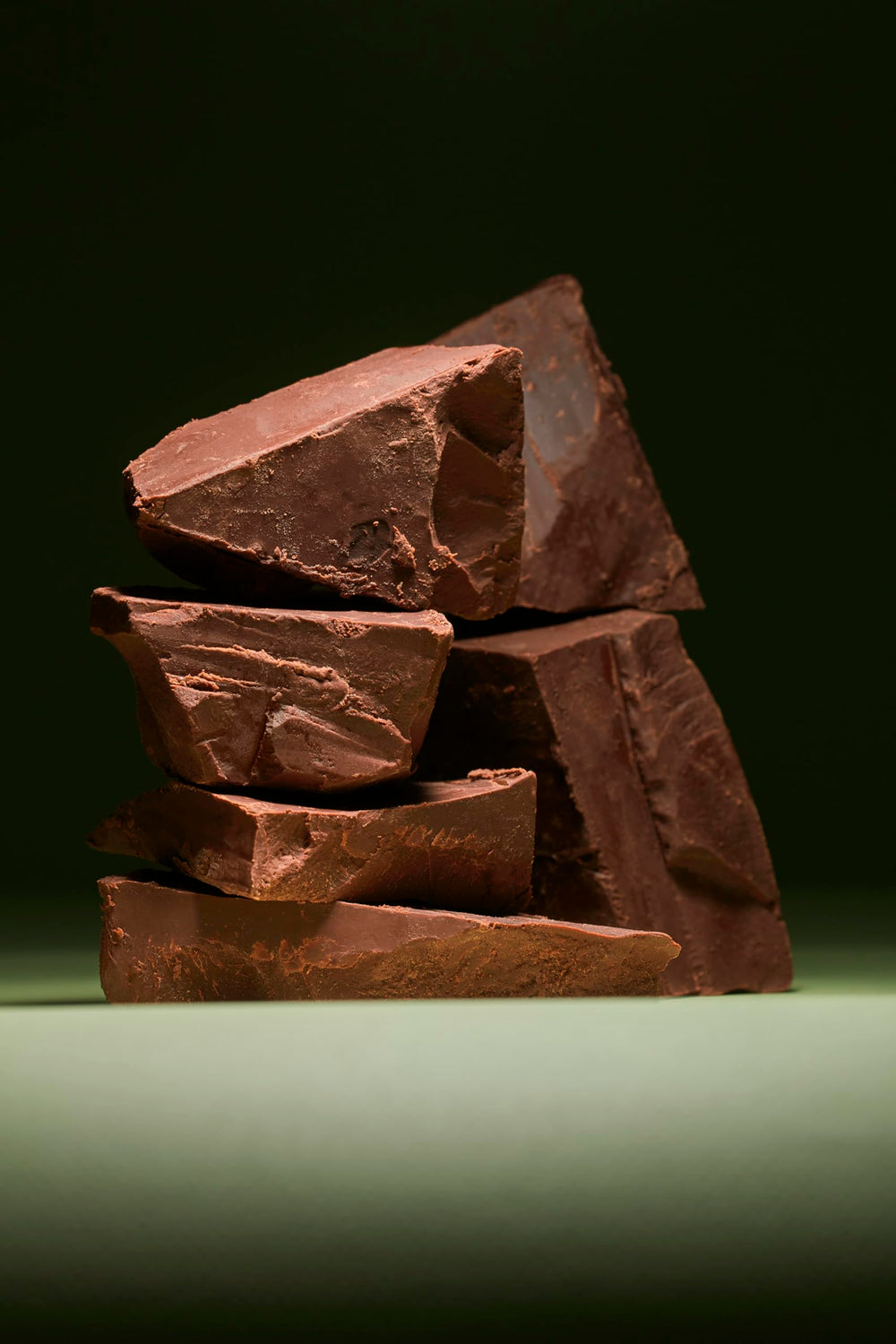 Ultrasonic diffuser releasing Dubai Chocolate aroma