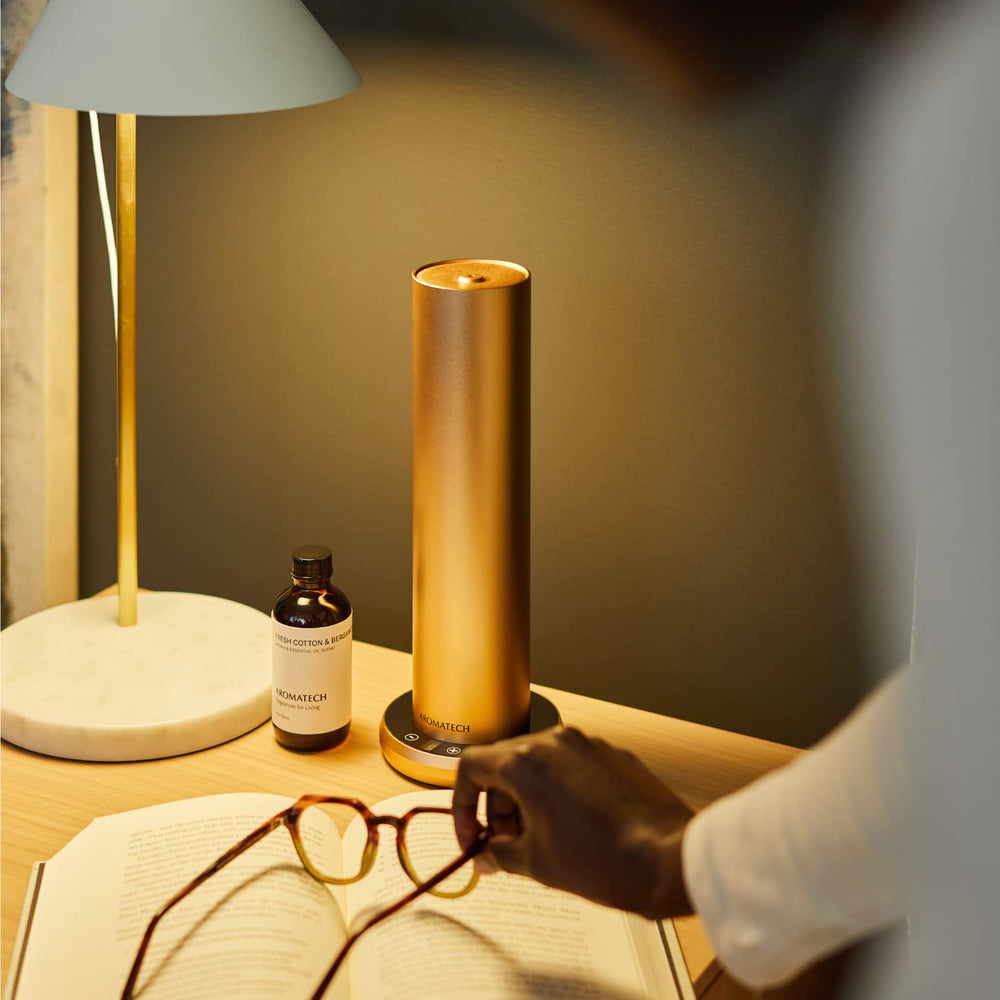 Ultrasonic diffuser with Fresh Cotton & Bergamot AromaTech