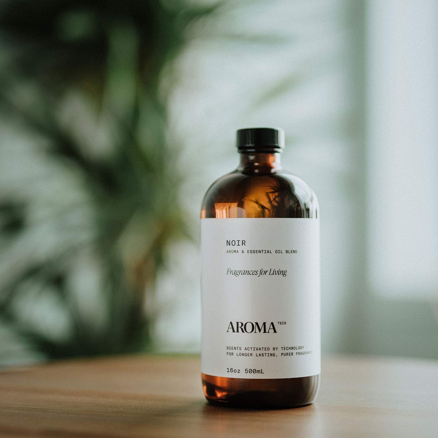 Noir aroma oil bottle label close-up