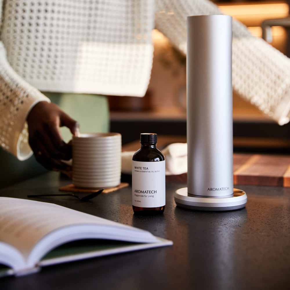 Orange zest and floral fragrance notes