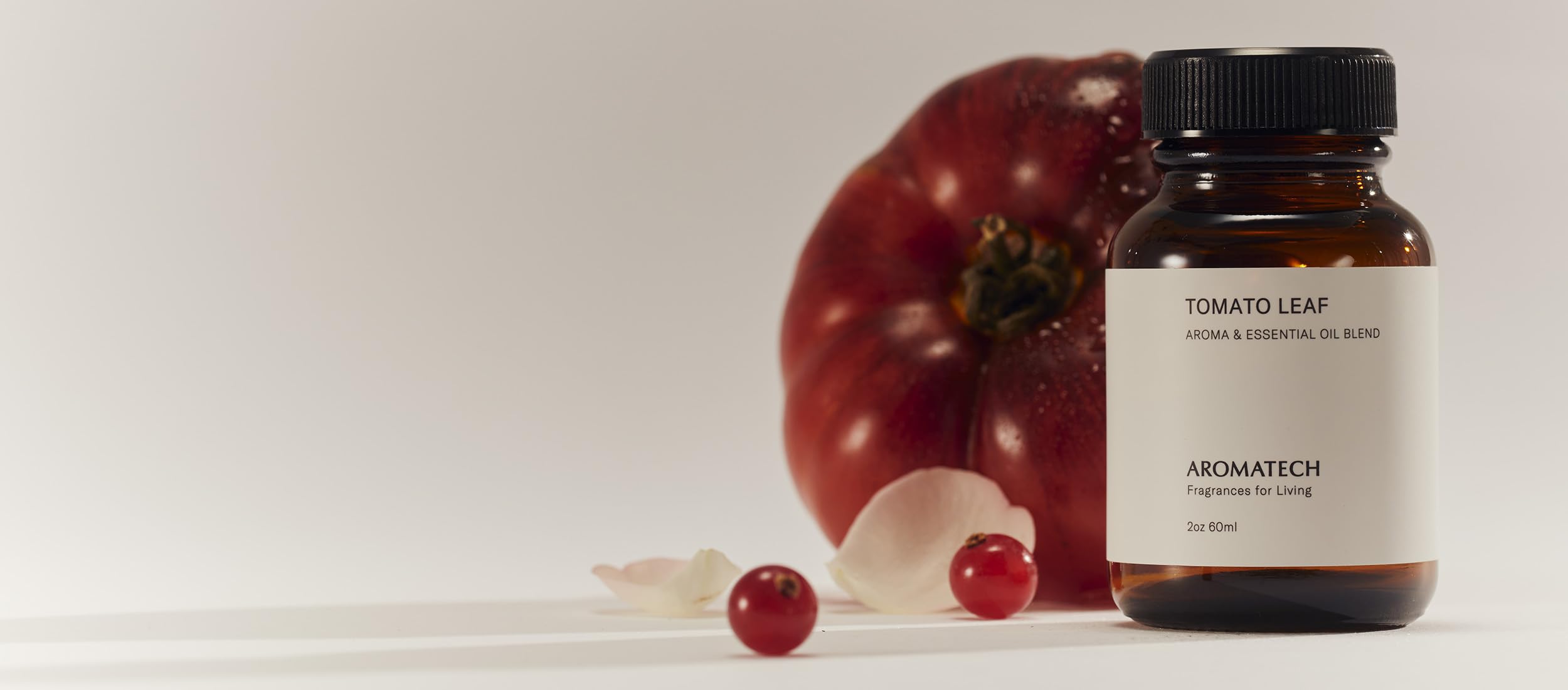 Room diffuser emitting tomato leaf scent