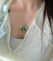 Back view of diffuser necklace highlighting secure closure