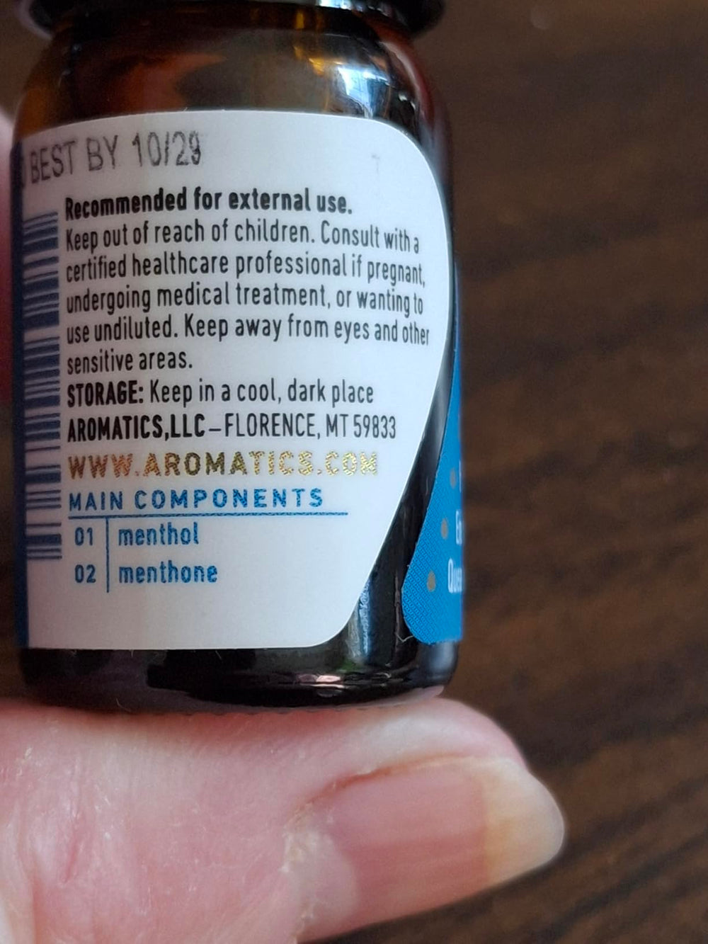 Aromatics International peppermint oil application in diffuser for uplifting daily ritual