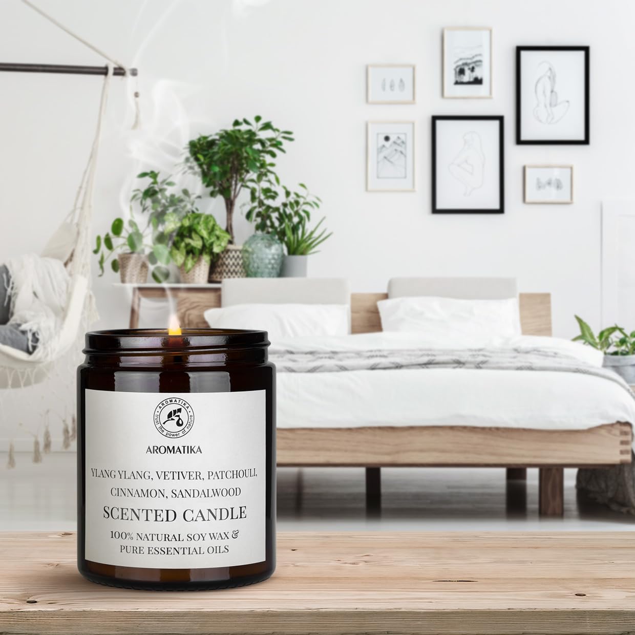 AROMATIKA scented candle pour-essence captures essential oil aroma for a spa-like ritual.