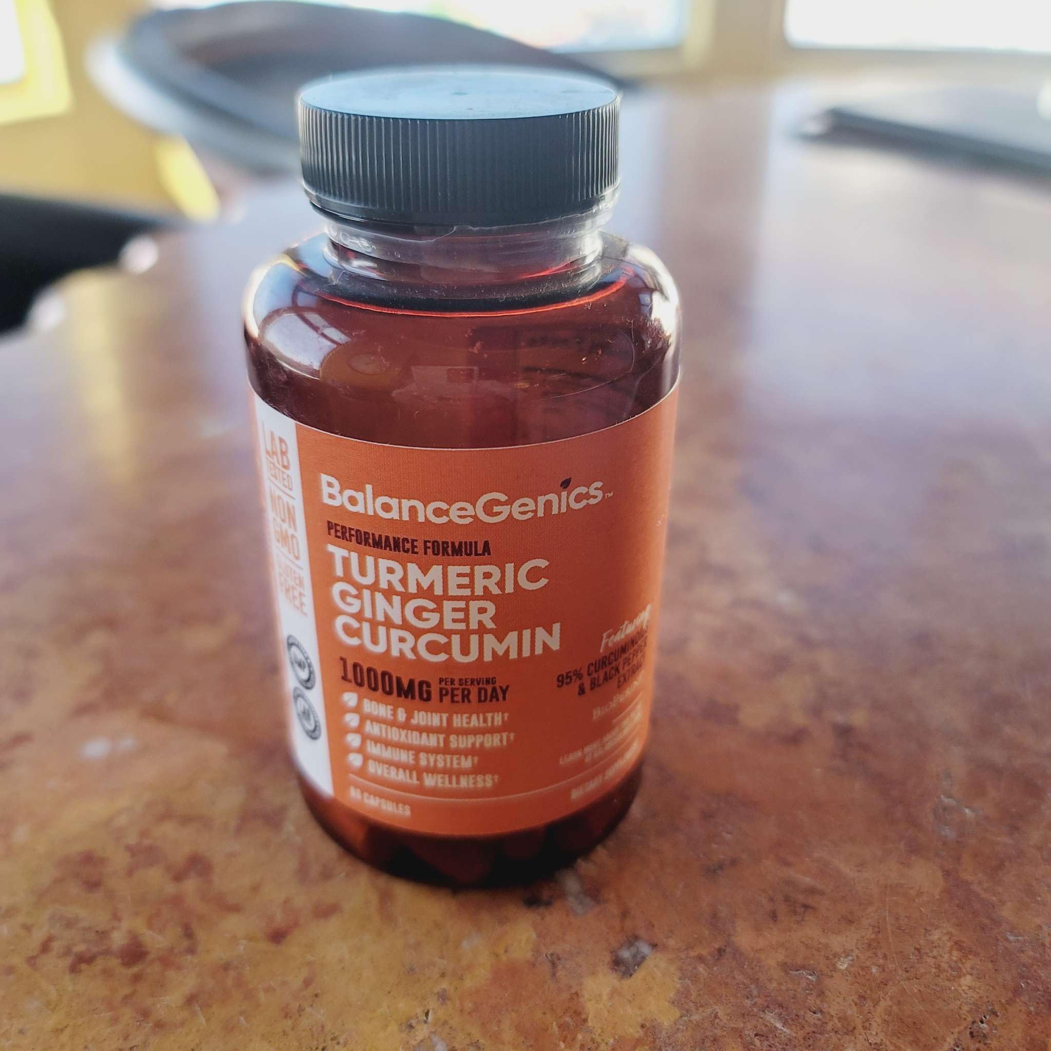Non-GMO and gluten-free organic turmeric and ginger root powder